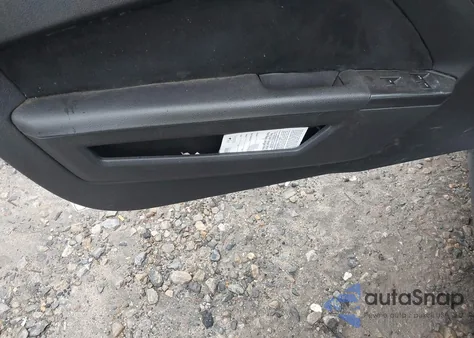 2011 Ford Mustang V6 z USA, uszkodzony, nr VIN 1ZVBP8EM1B5129351